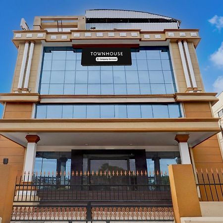 Hotel Super Townhouse Koyambedu Chennai Exterior foto