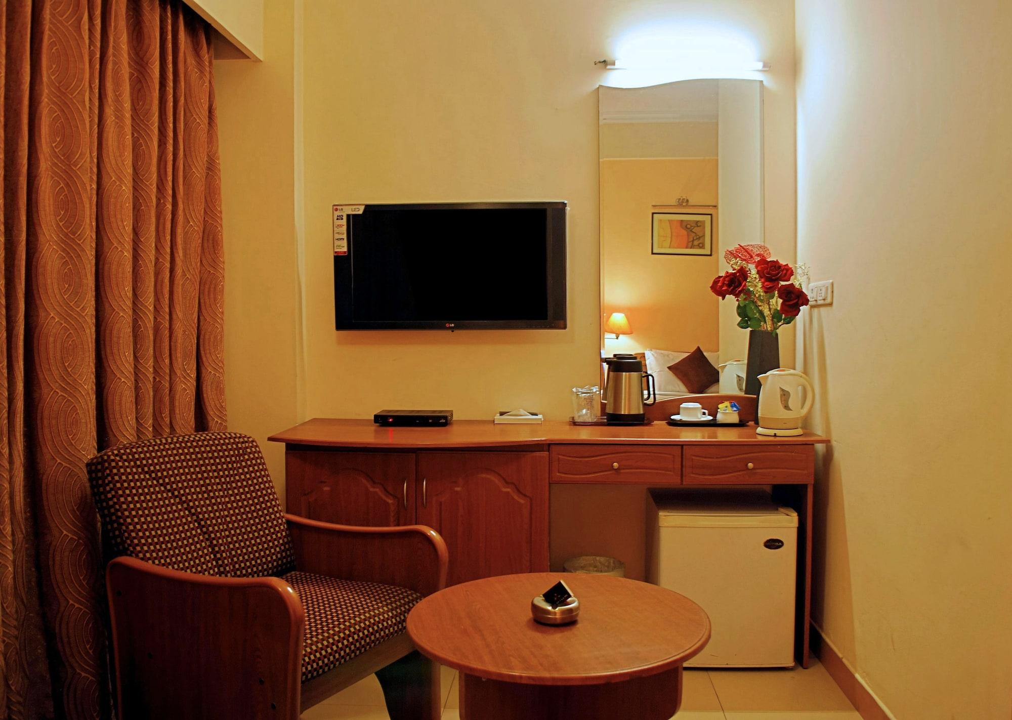 Hotel Super Townhouse Koyambedu Chennai Exterior foto