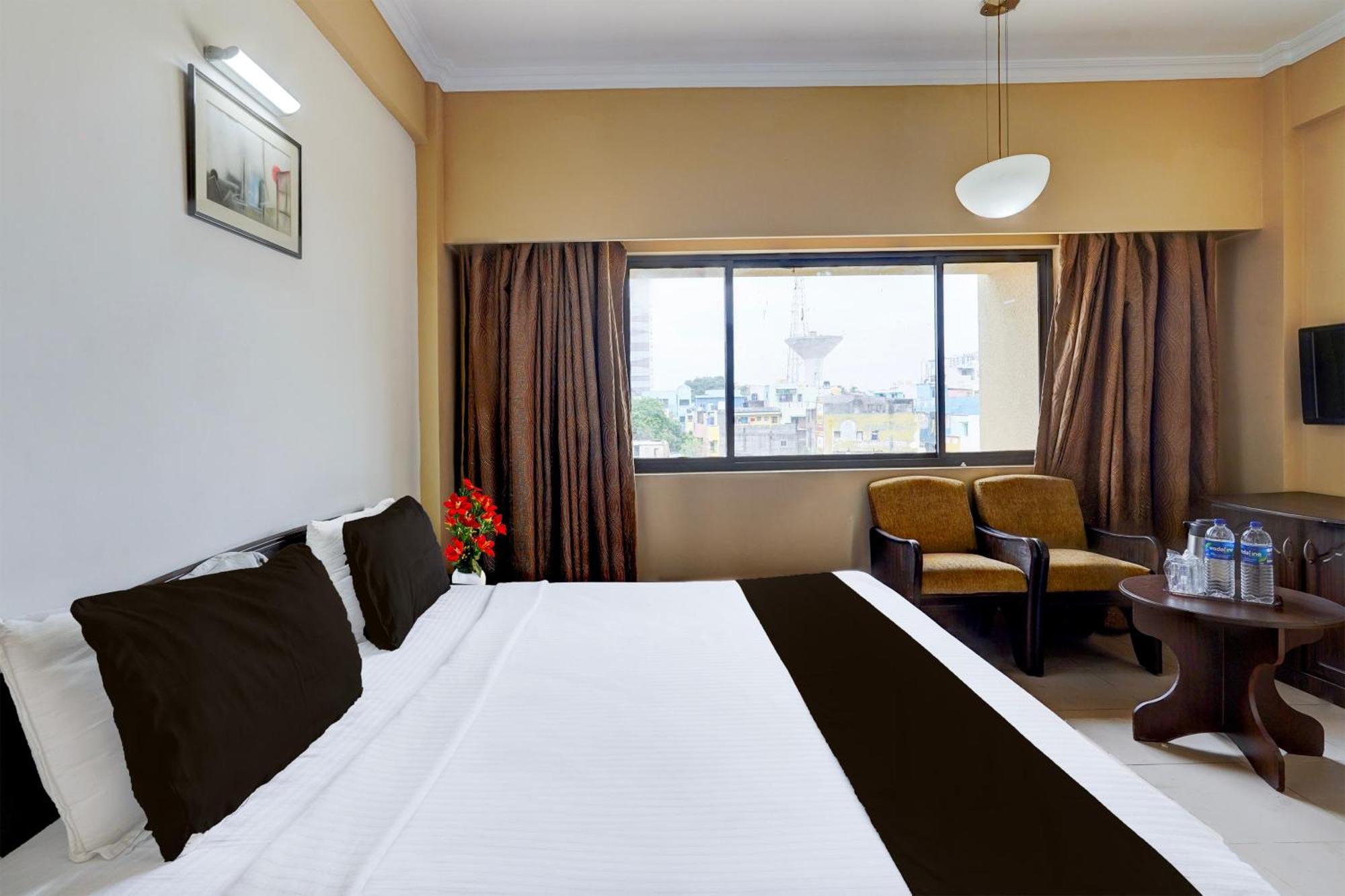 Hotel Super Townhouse Koyambedu Chennai Exterior foto