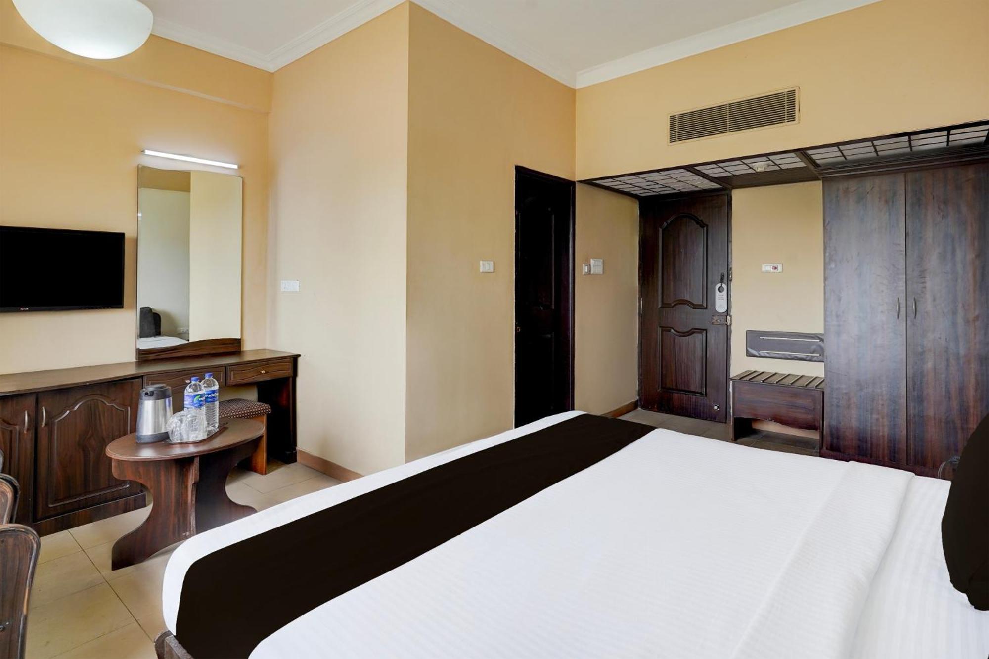 Hotel Super Townhouse Koyambedu Chennai Exterior foto