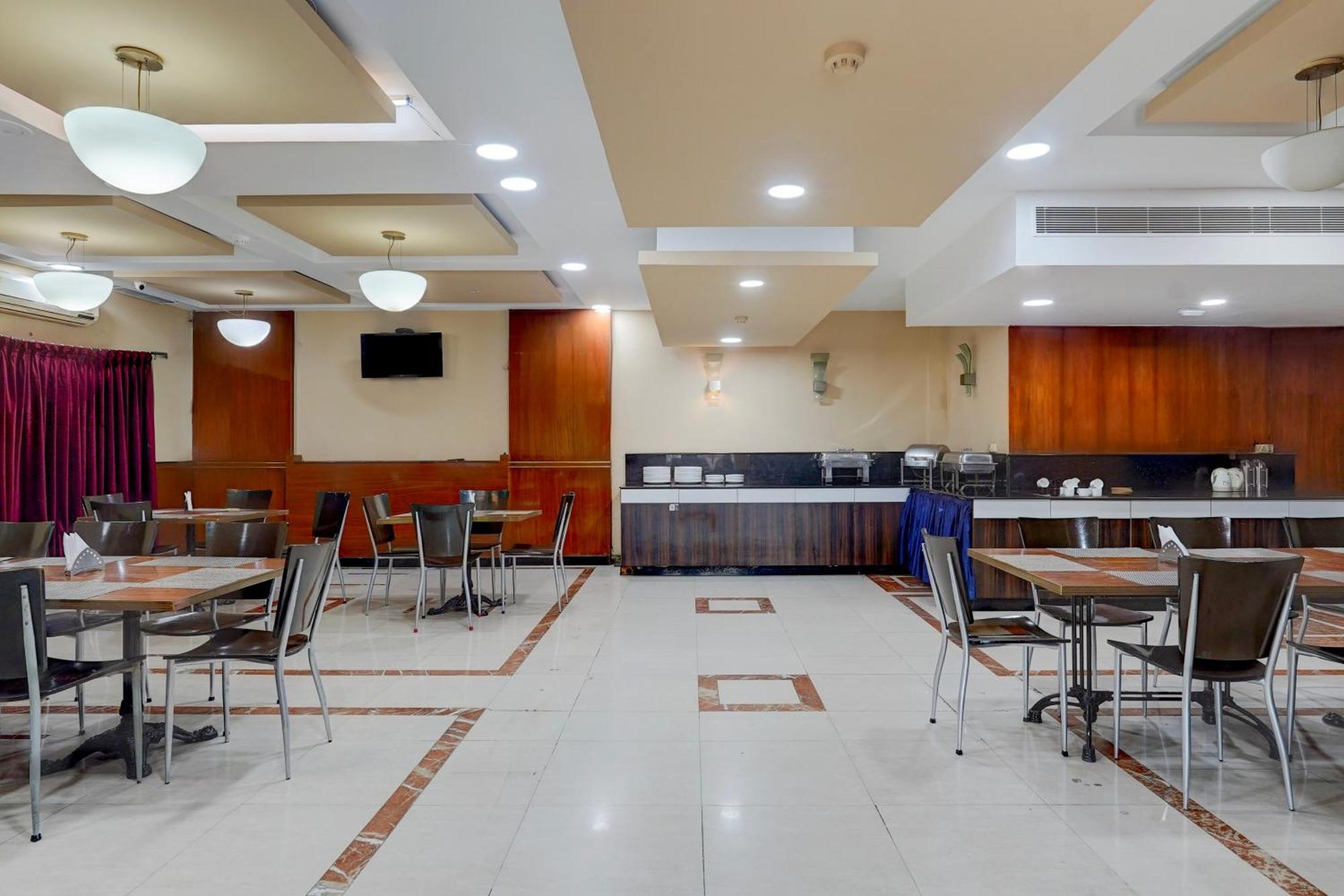 Hotel Super Townhouse Koyambedu Chennai Exterior foto