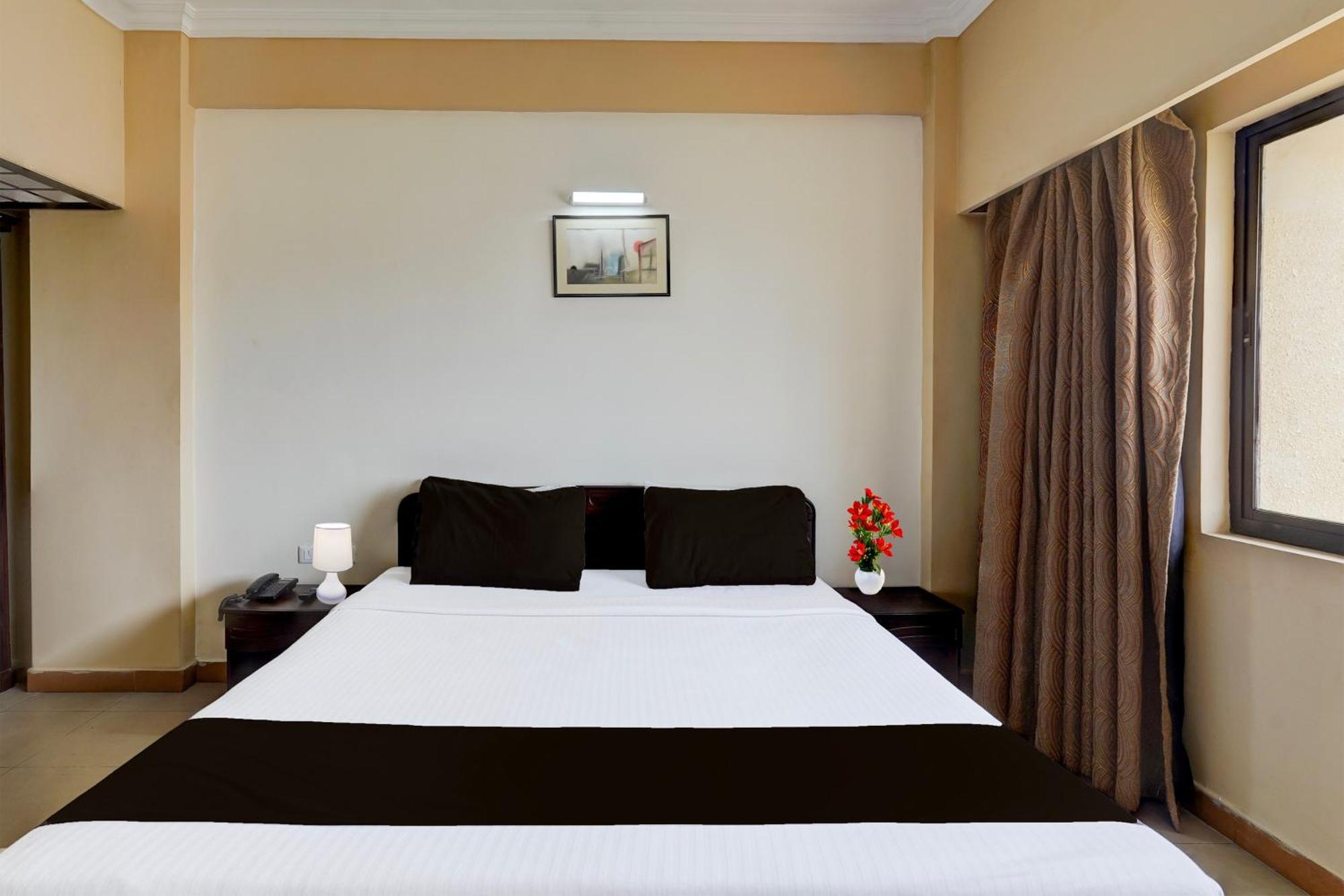 Hotel Super Townhouse Koyambedu Chennai Exterior foto