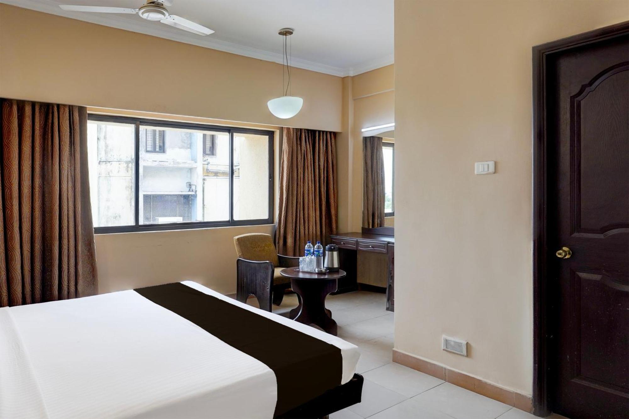 Hotel Super Townhouse Koyambedu Chennai Exterior foto