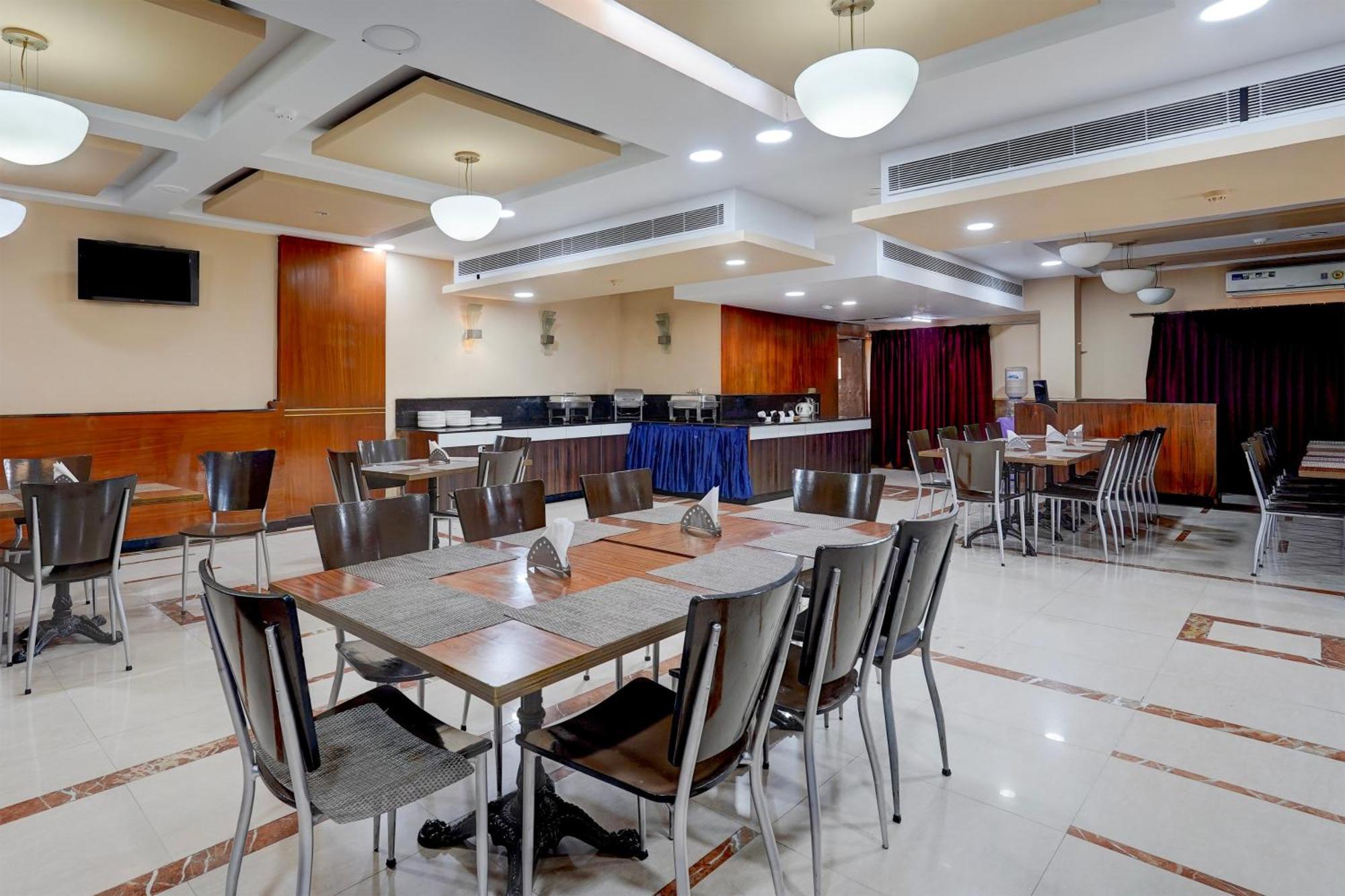Hotel Super Townhouse Koyambedu Chennai Exterior foto