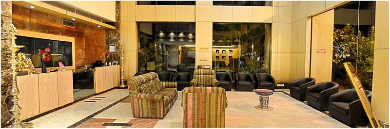 Hotel Super Townhouse Koyambedu Chennai Exterior foto