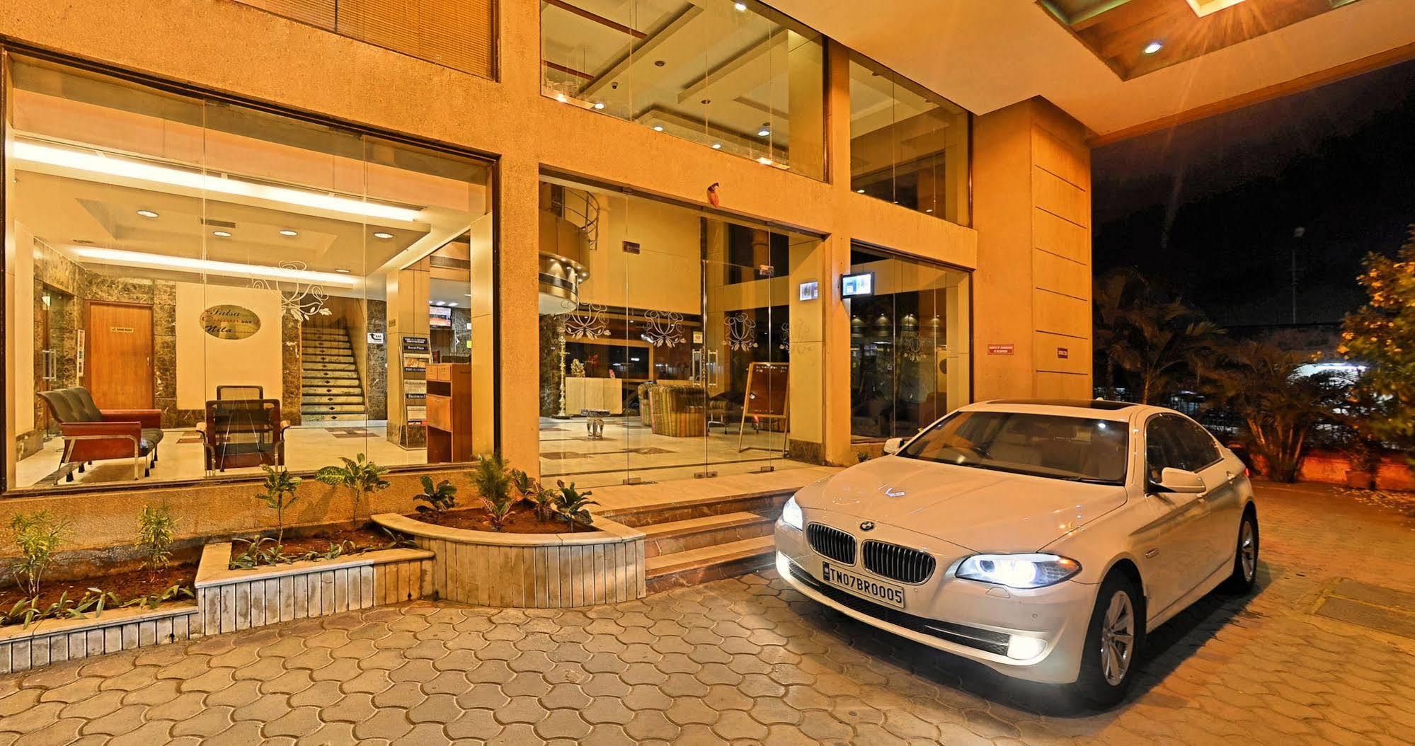 Hotel Super Townhouse Koyambedu Chennai Exterior foto