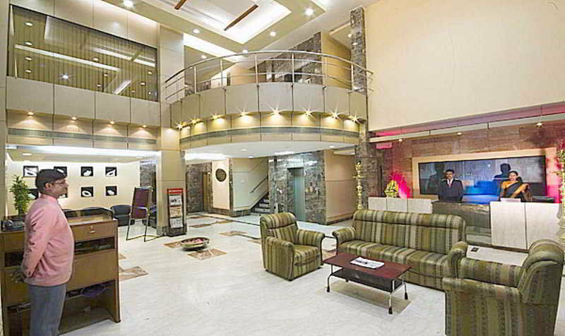 Hotel Super Townhouse Koyambedu Chennai Exterior foto
